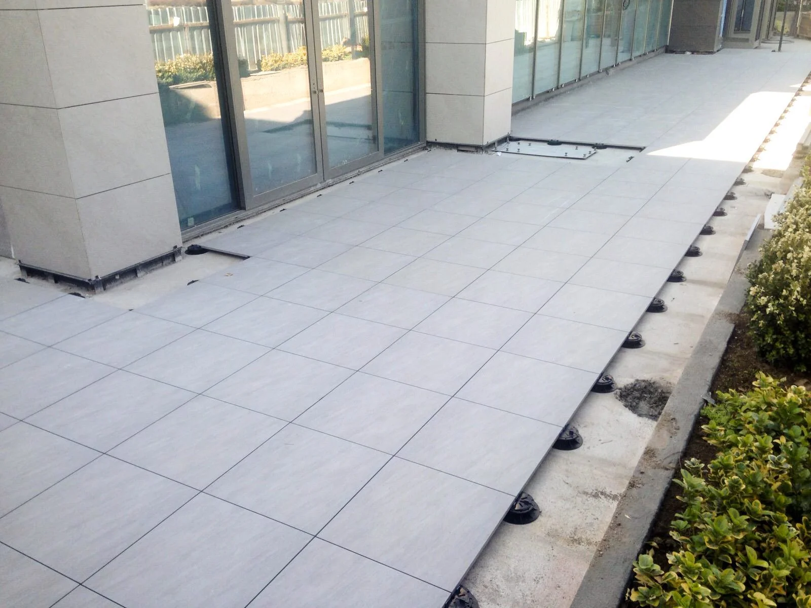 Kemal Koçak Steak House — Tokoz pedestal installation