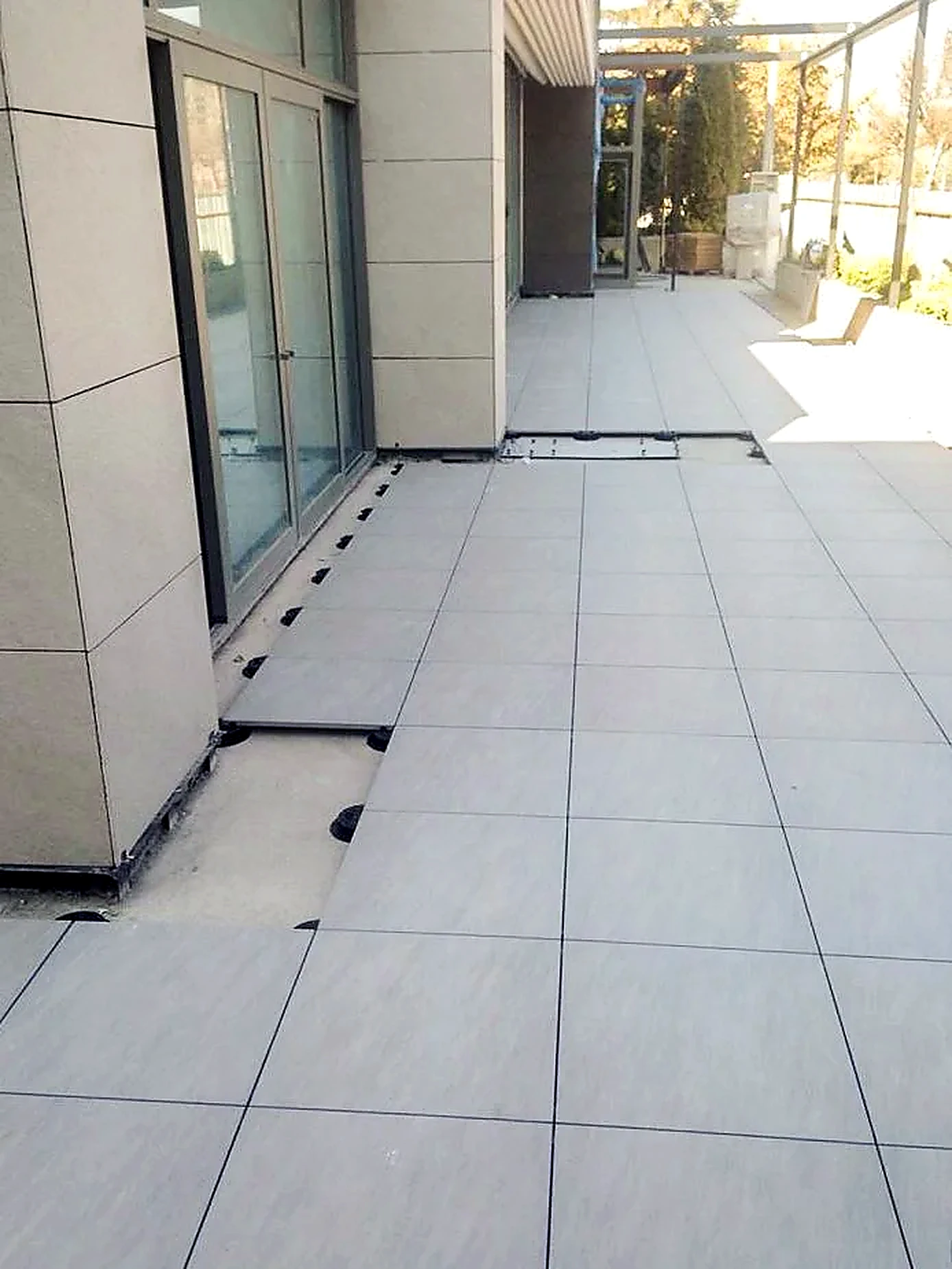 Kemal Koçak Steak House — Tokoz pedestal installation