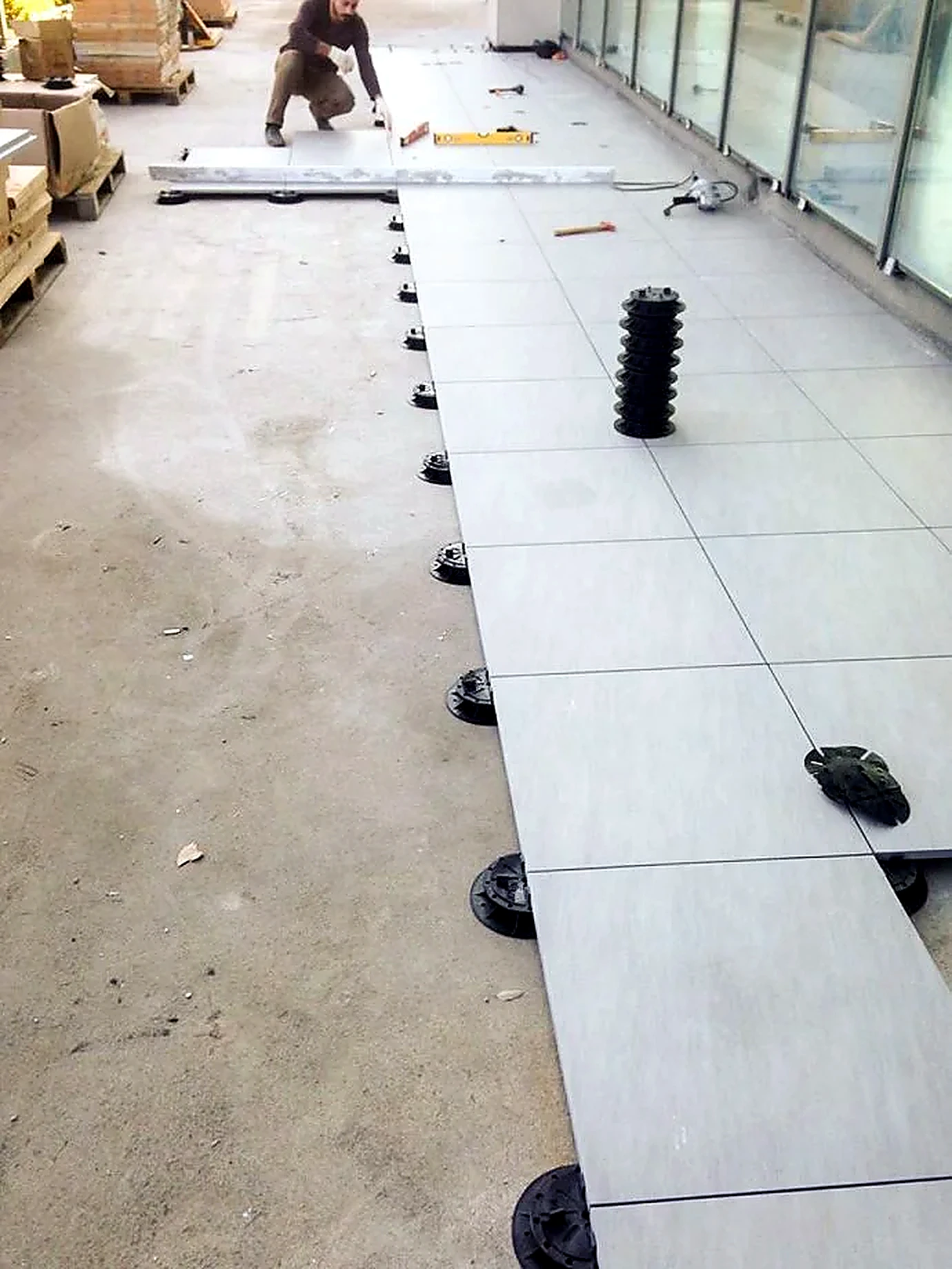 Kemal Koçak Steak House — Tokoz pedestal installation