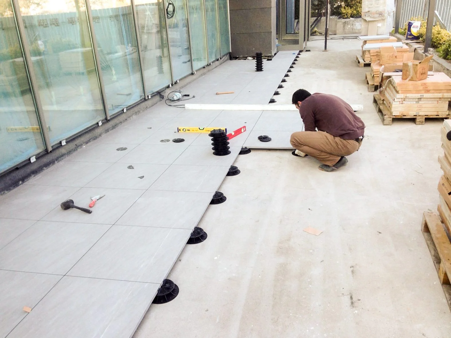 Kemal Koçak Steak House — Tokoz pedestal installation