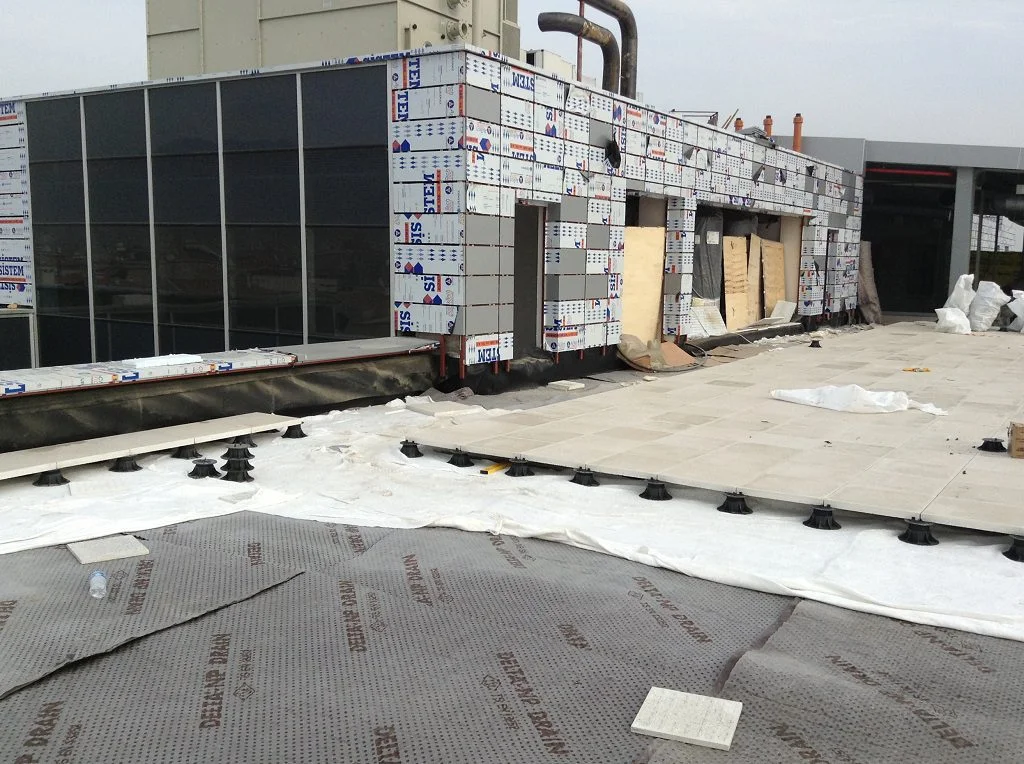 Baku Convention Center — Tokoz pedestal installation