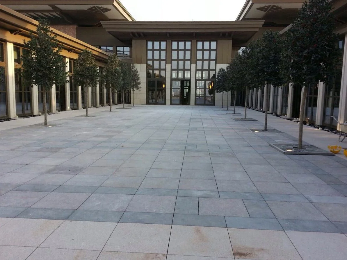 Presidential Complex — Tokoz pedestal installation