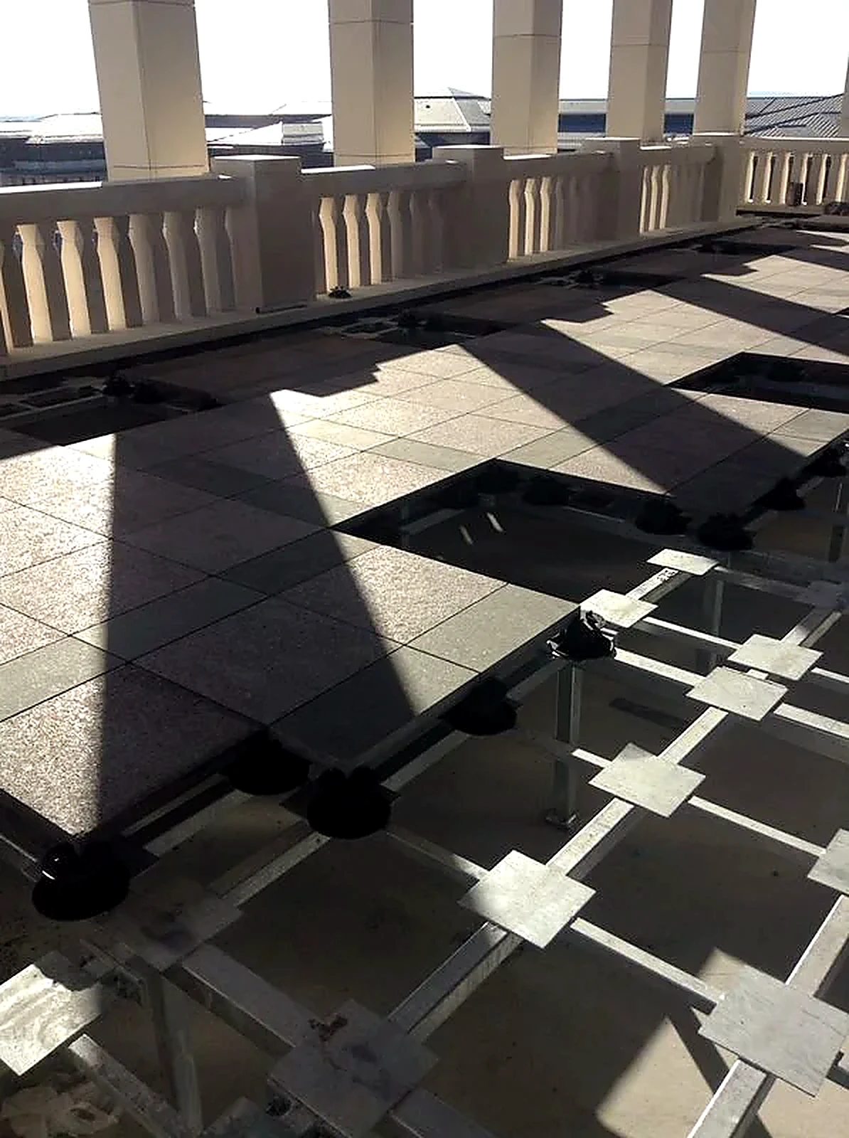 Presidential Complex — Tokoz pedestal installation