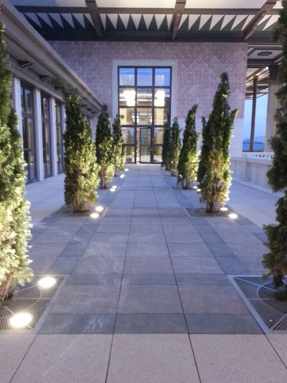 Presidential Complex — Tokoz pedestal installation