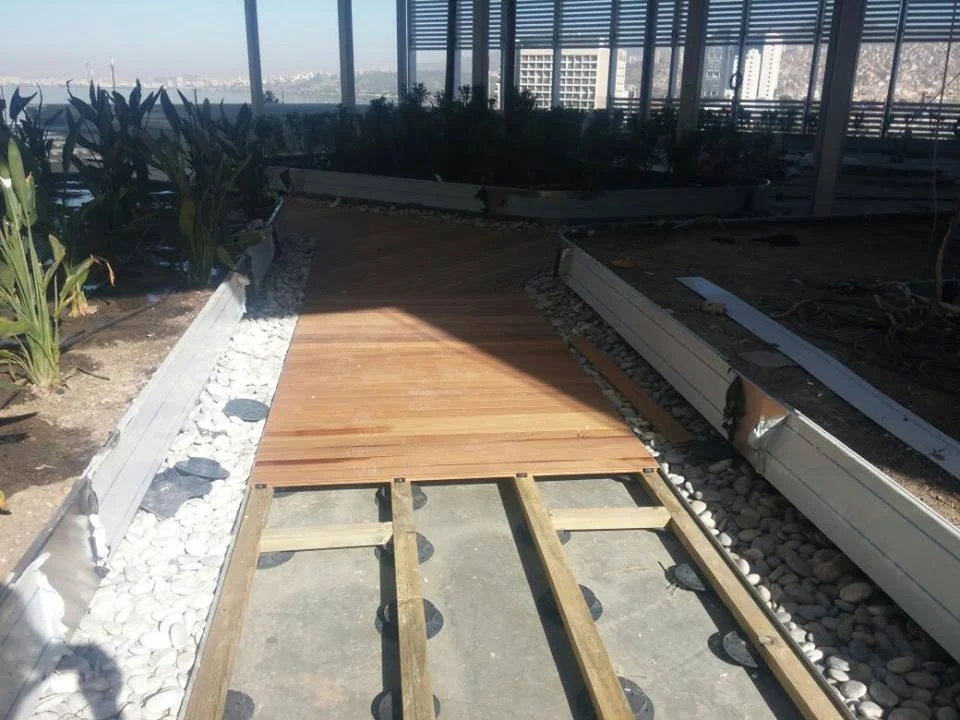Ege Perla — Tokoz pedestal installation