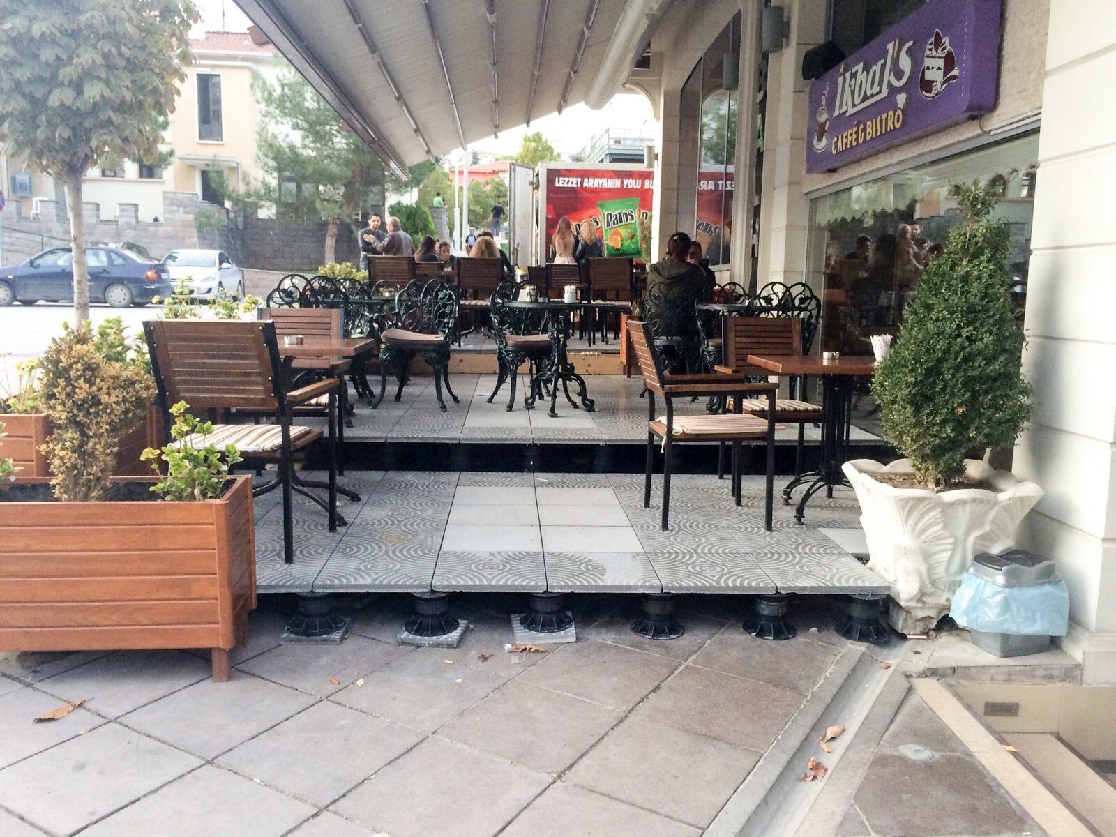 Ikbal Hotel — Tokoz pedestal installation