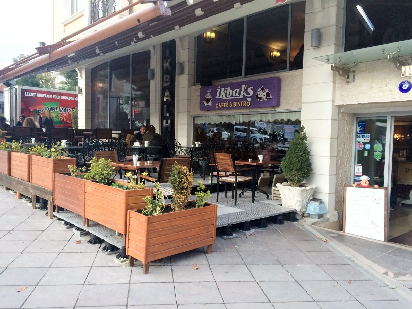 Ikbal Hotel — Tokoz pedestal installation