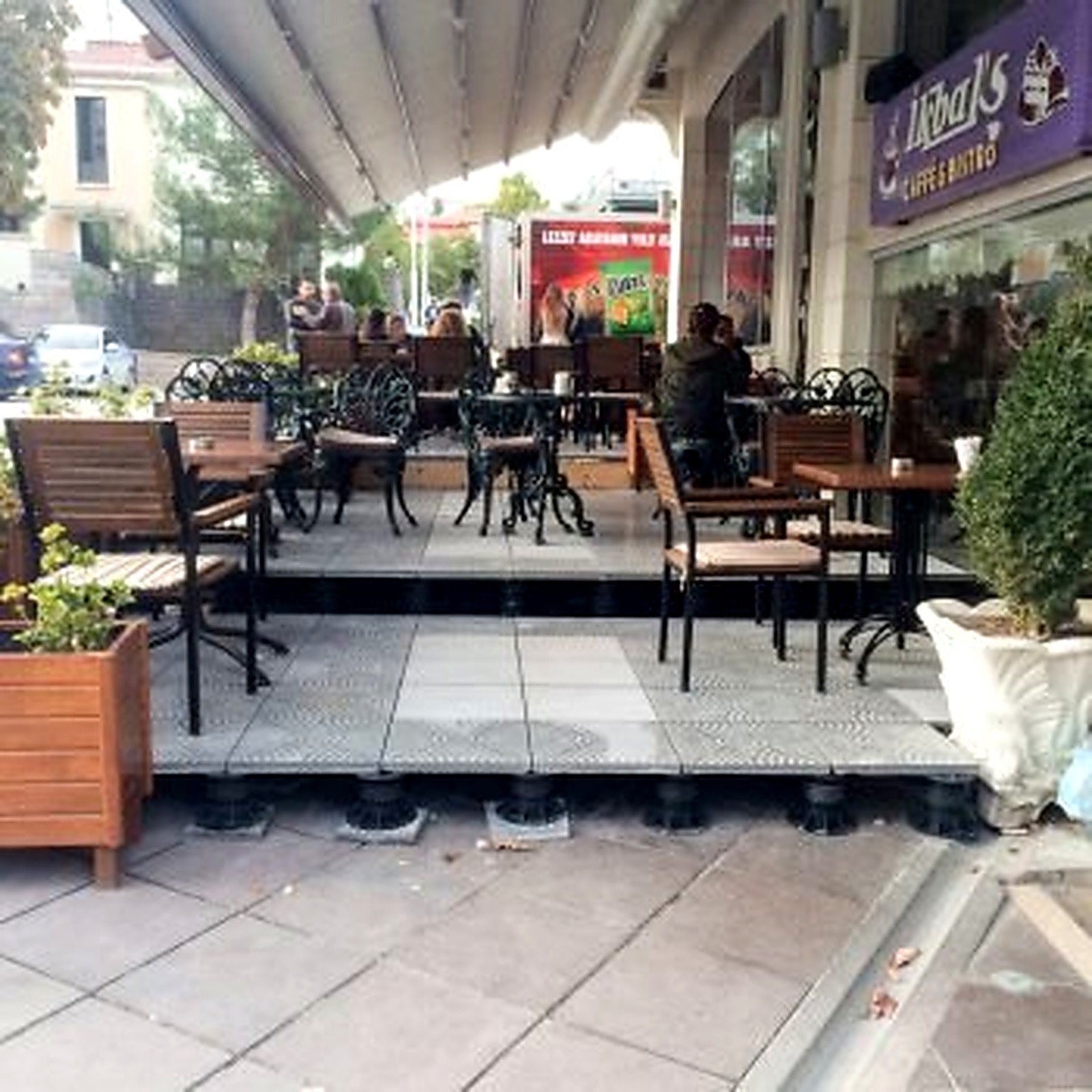 Ikbal Hotel — Tokoz pedestal installation