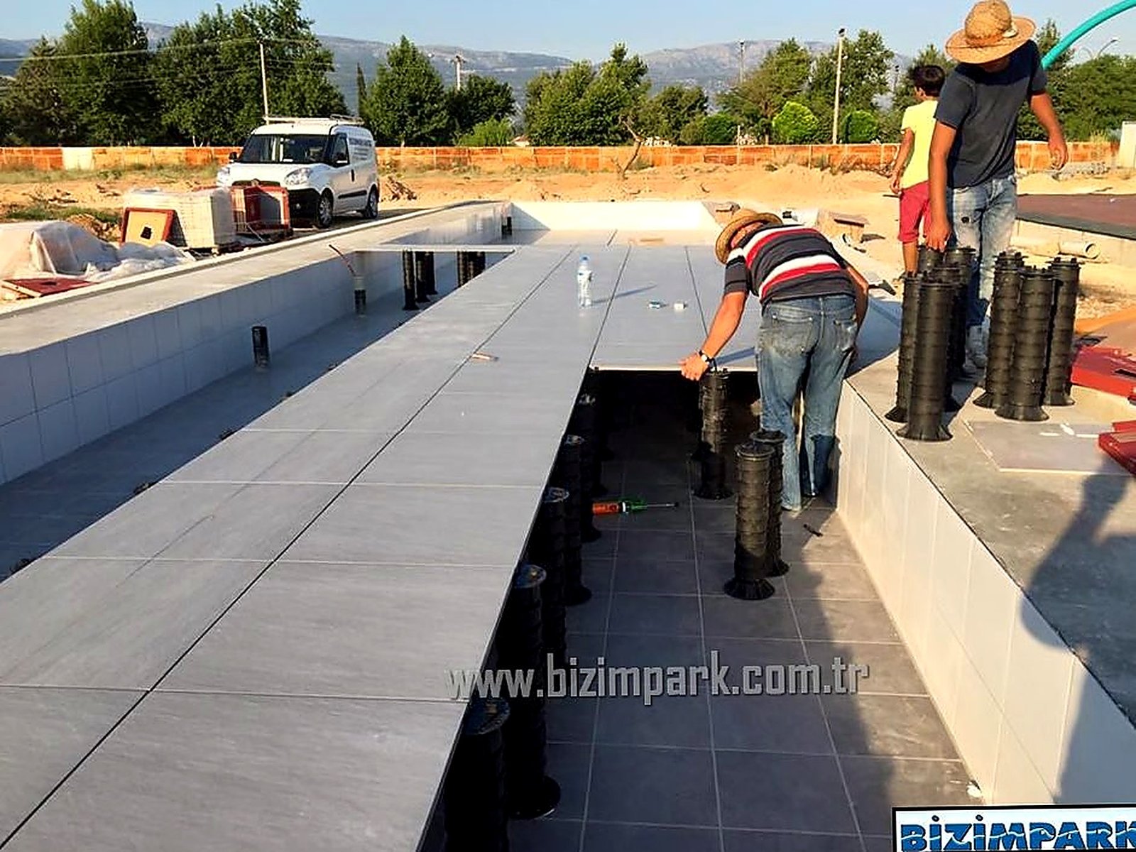 Rüya Park AVM — Tokoz pedestal installation
