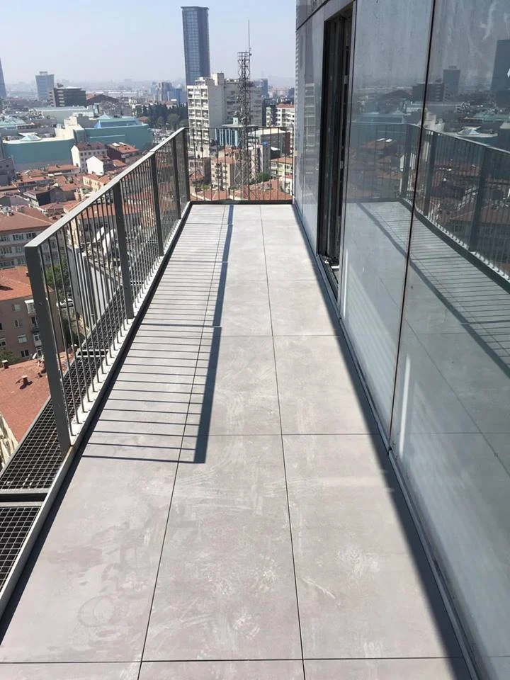Torun Center — instalación de plots Tokoz